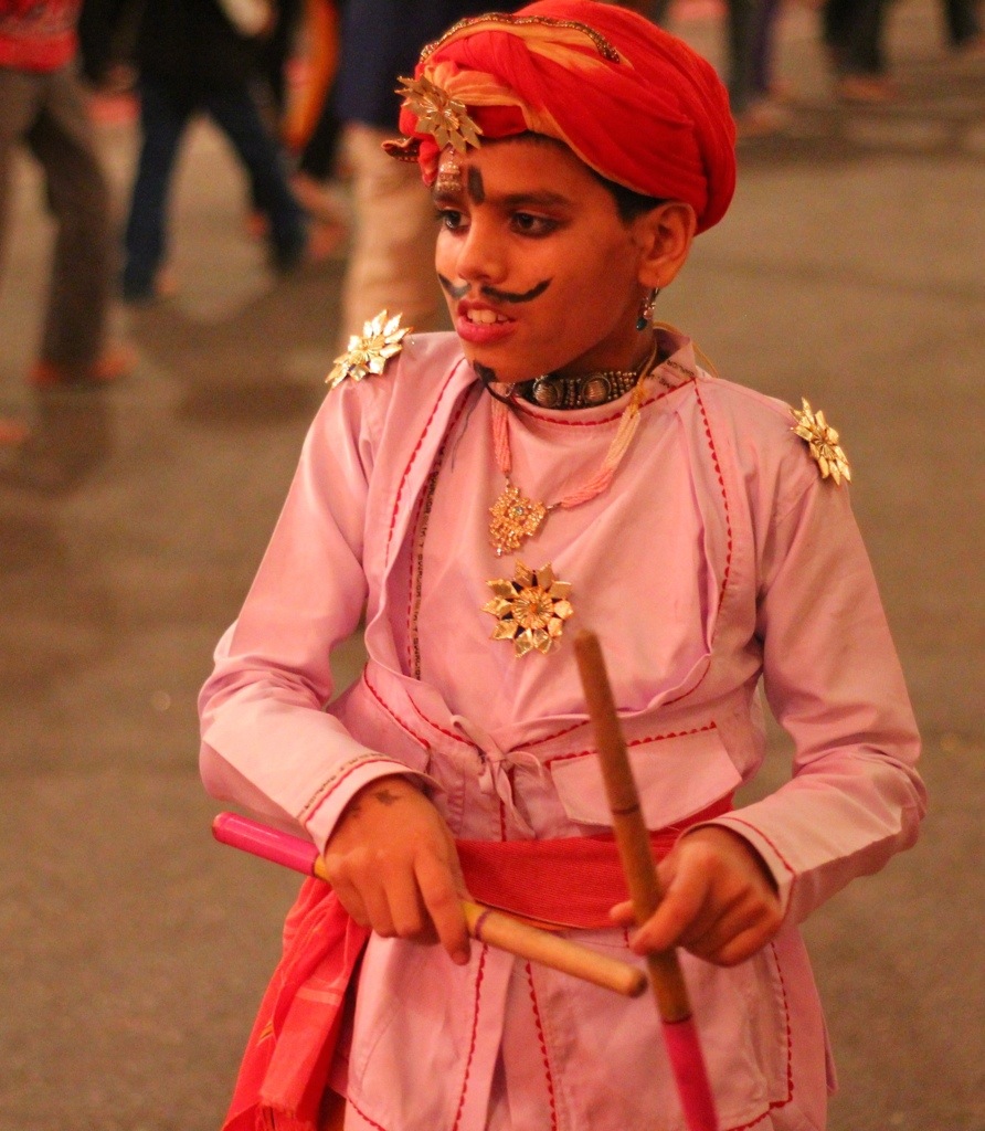 Child in costume at Navratri