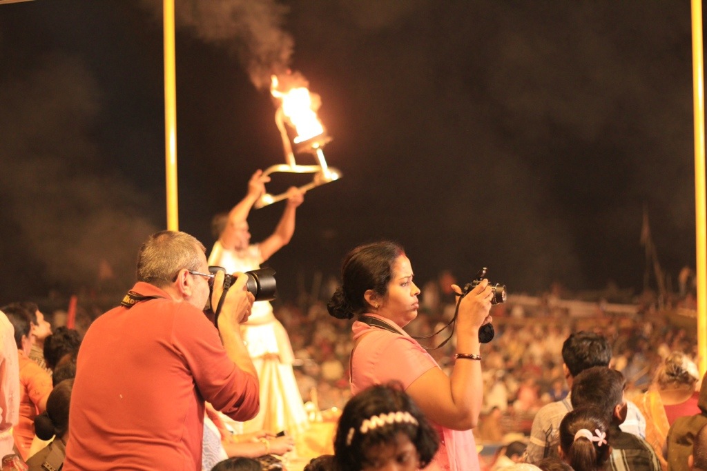 rude people at aarti