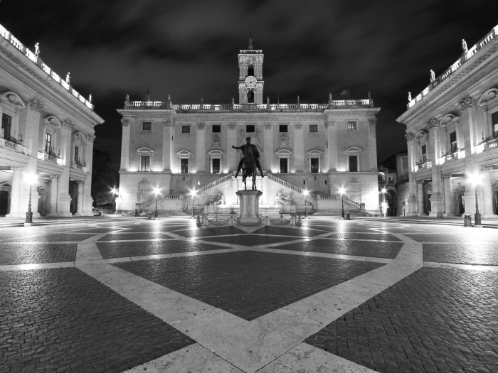piazza del campidoglio at night black white