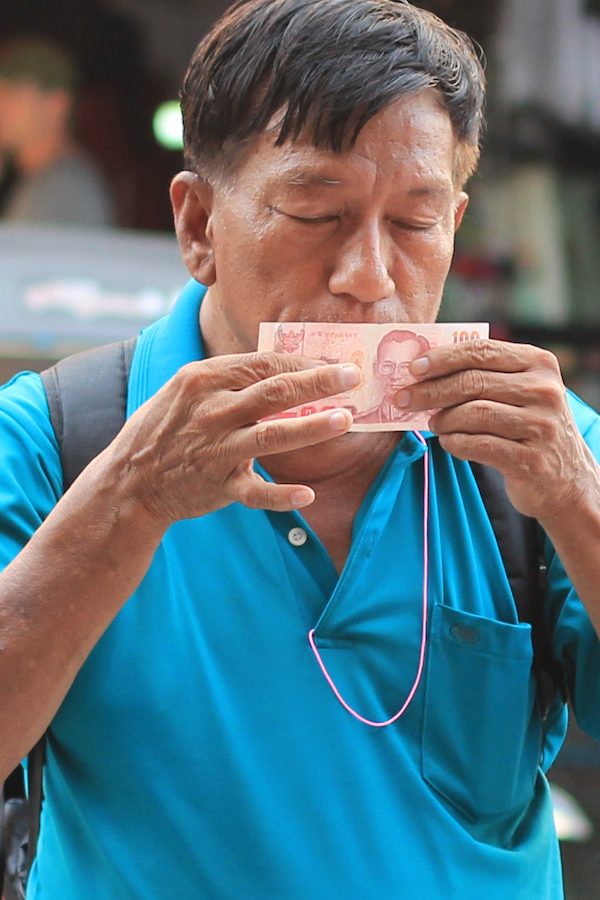 Khao San Road Street magician