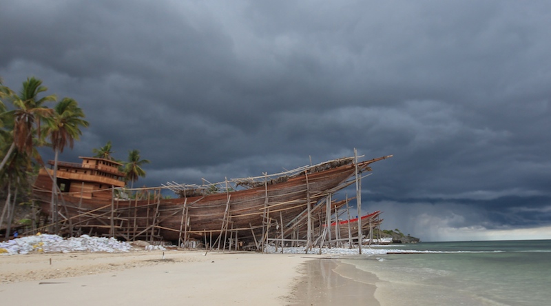Boat Building Pantai Bira