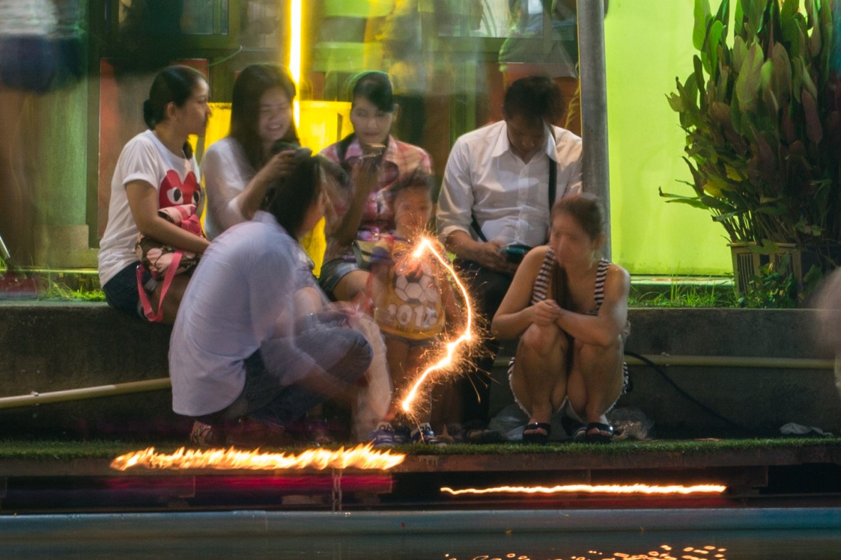 Loi Krathong Min Biri