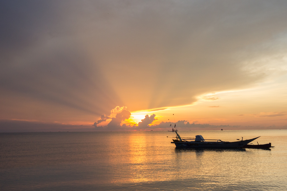 Pantai Bira, Indonesia