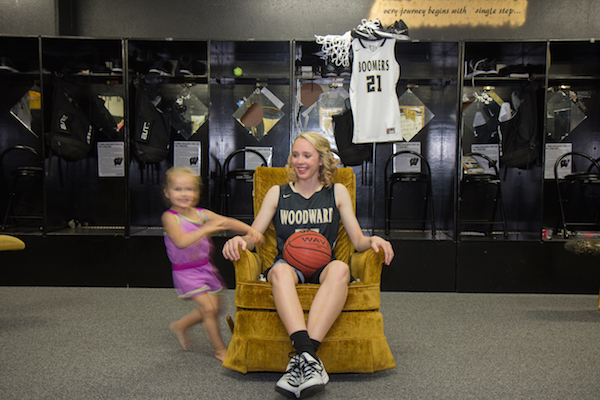 Hillary photo bombed