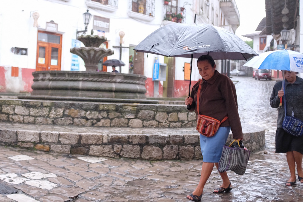 Cuetzalan market rain