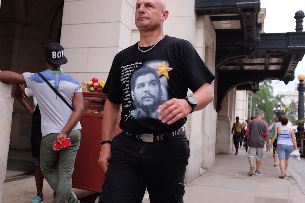 Che T-shirt in Havana