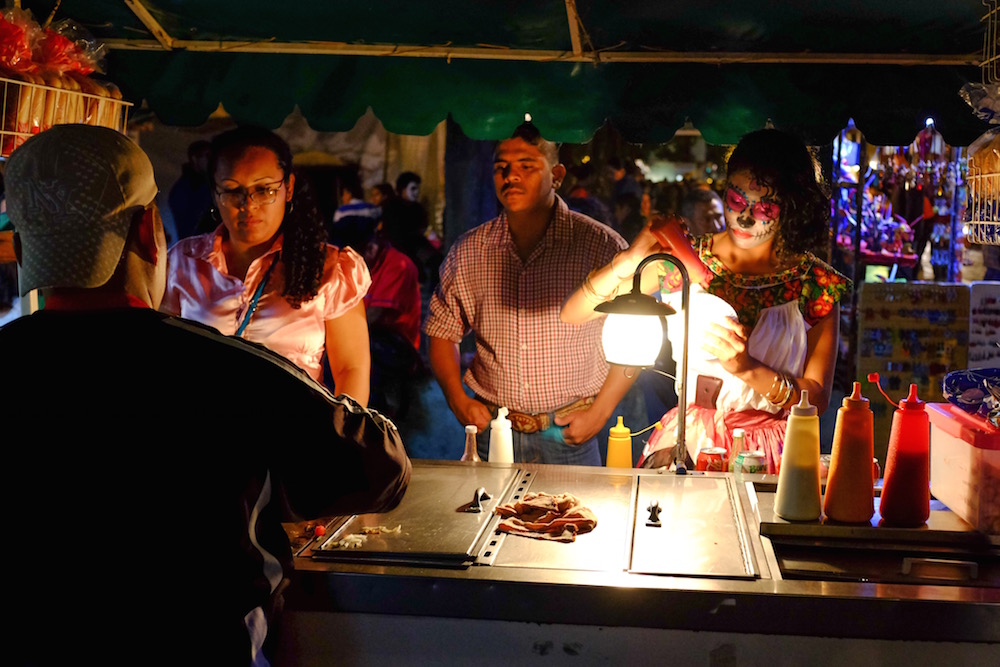 Catrina eating hot dog