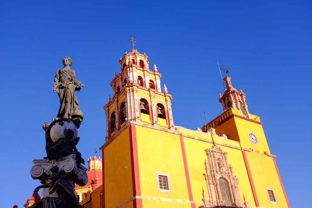 Yellow church guanajuato