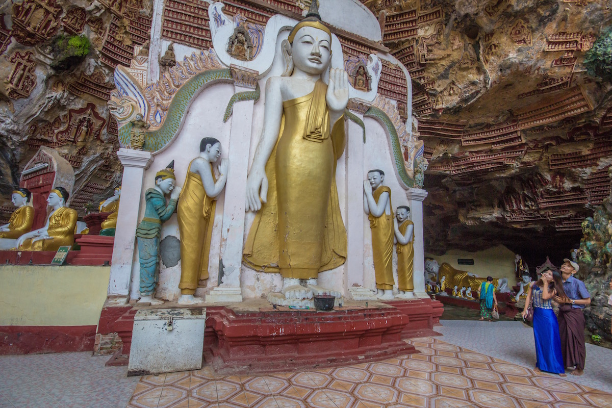 statues in Kawgun Cave.
