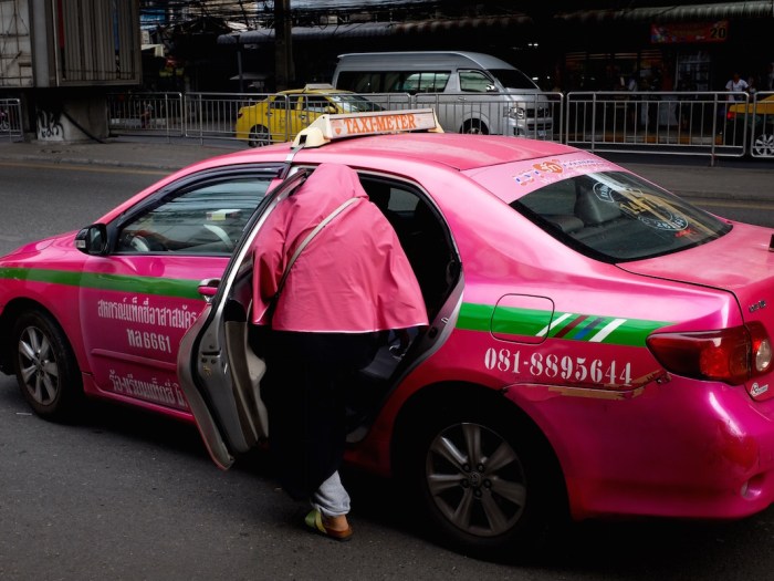 Bangkok pink taxi