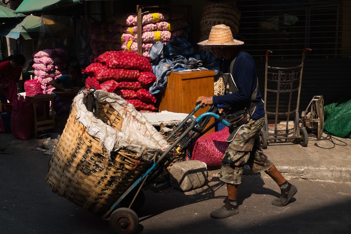 Yodpiman Flower Market