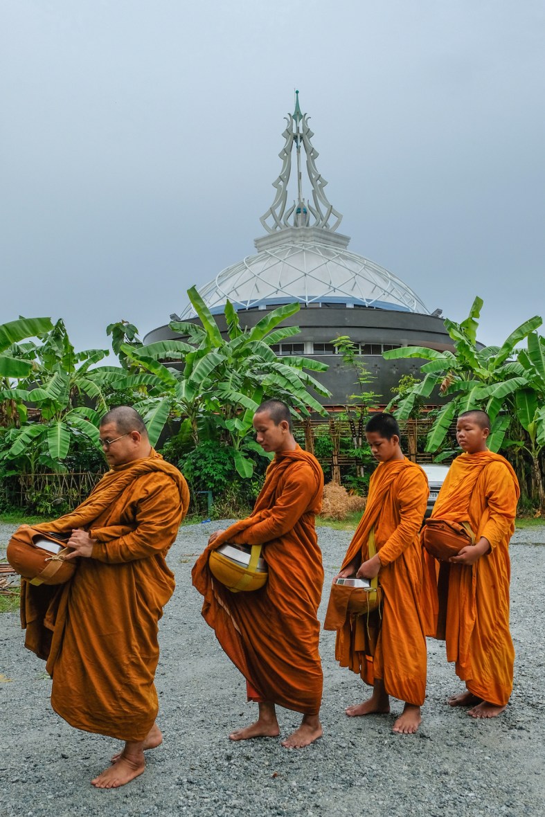 Monks at Maab Euang