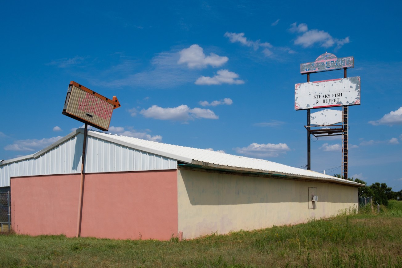 Defunct restaurant